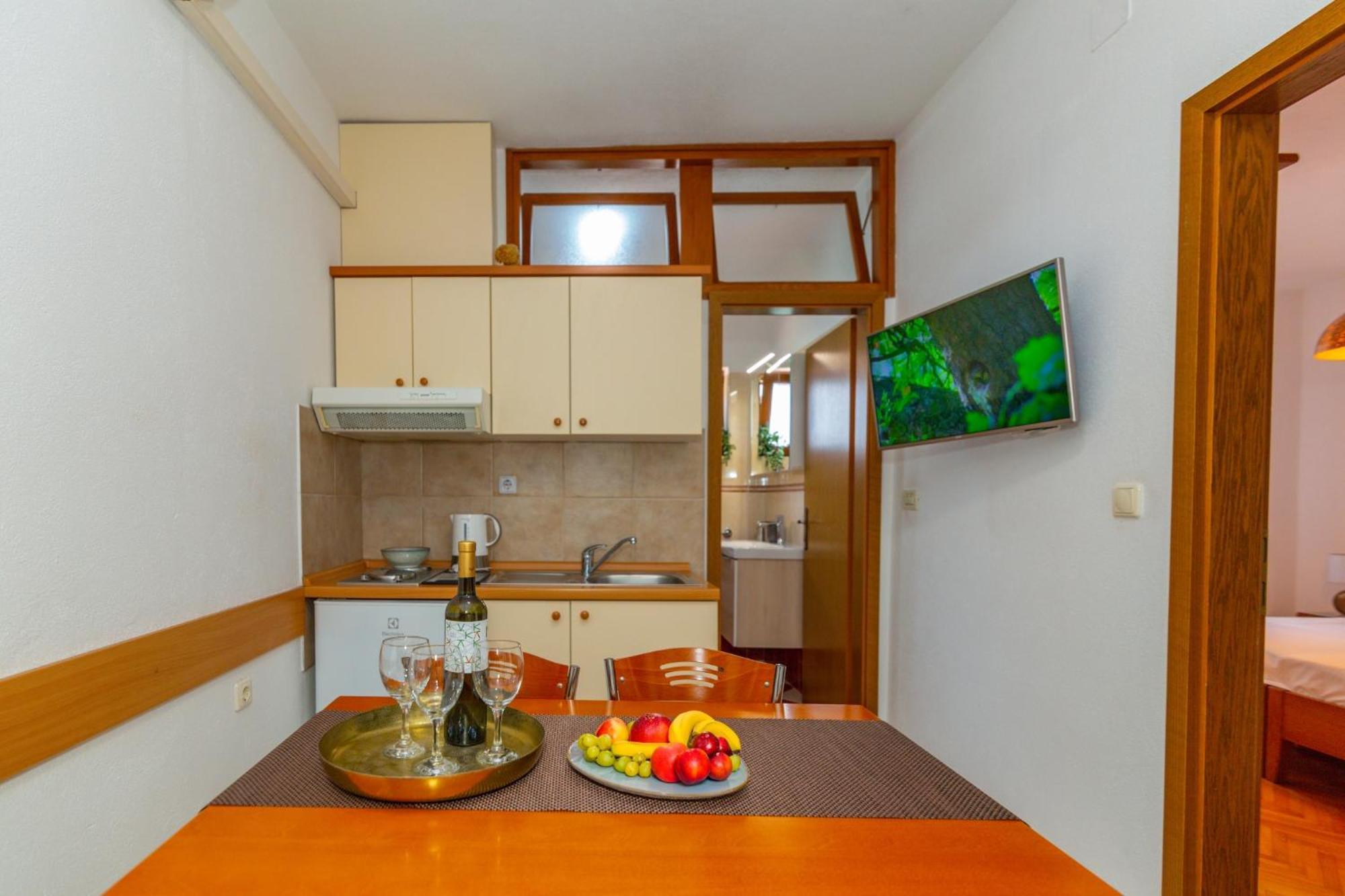 City Center Ana Apartments Makarska Buitenkant foto